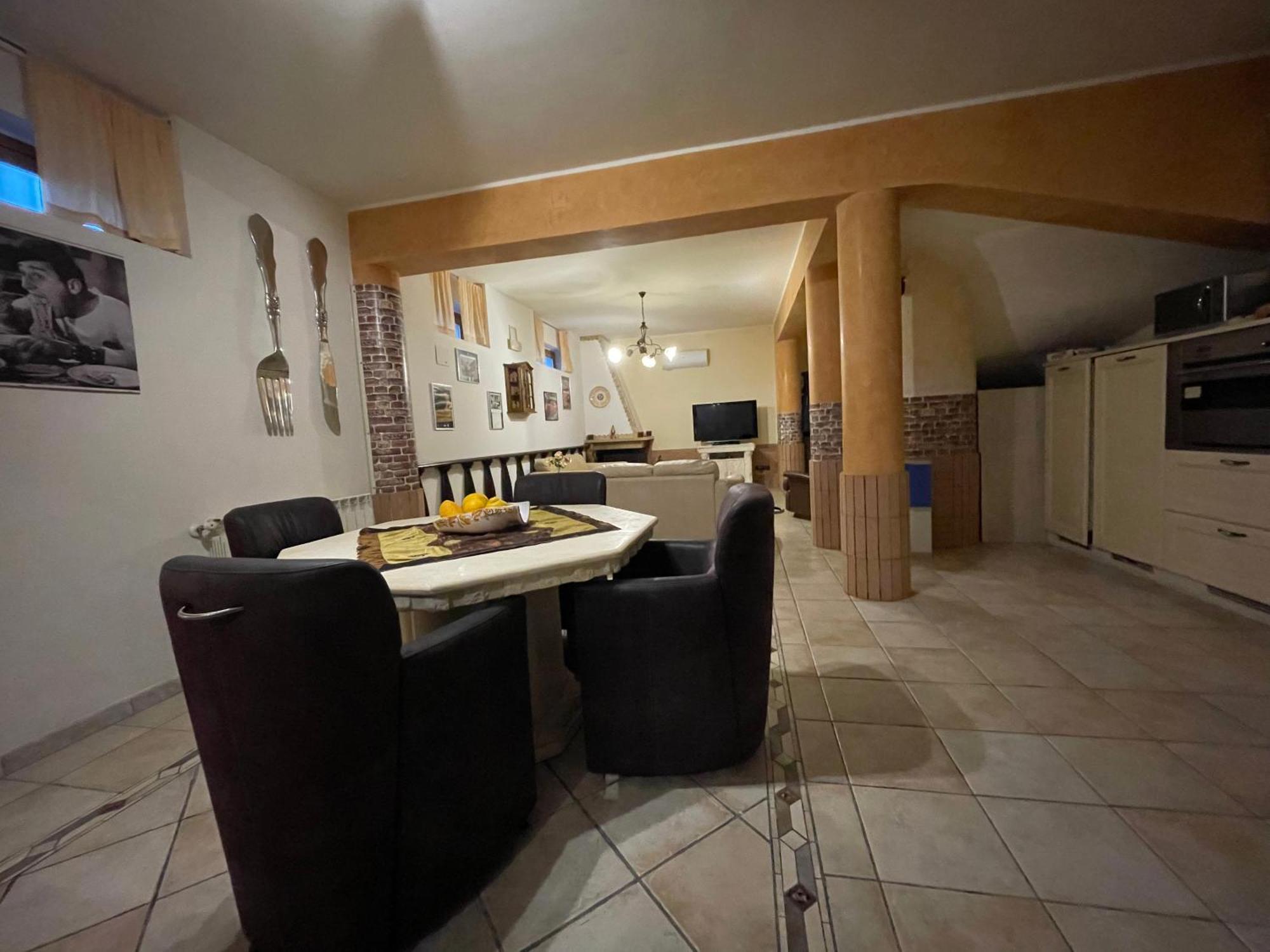Residence Don Turi Віллафранка-Тіррена Екстер'єр фото