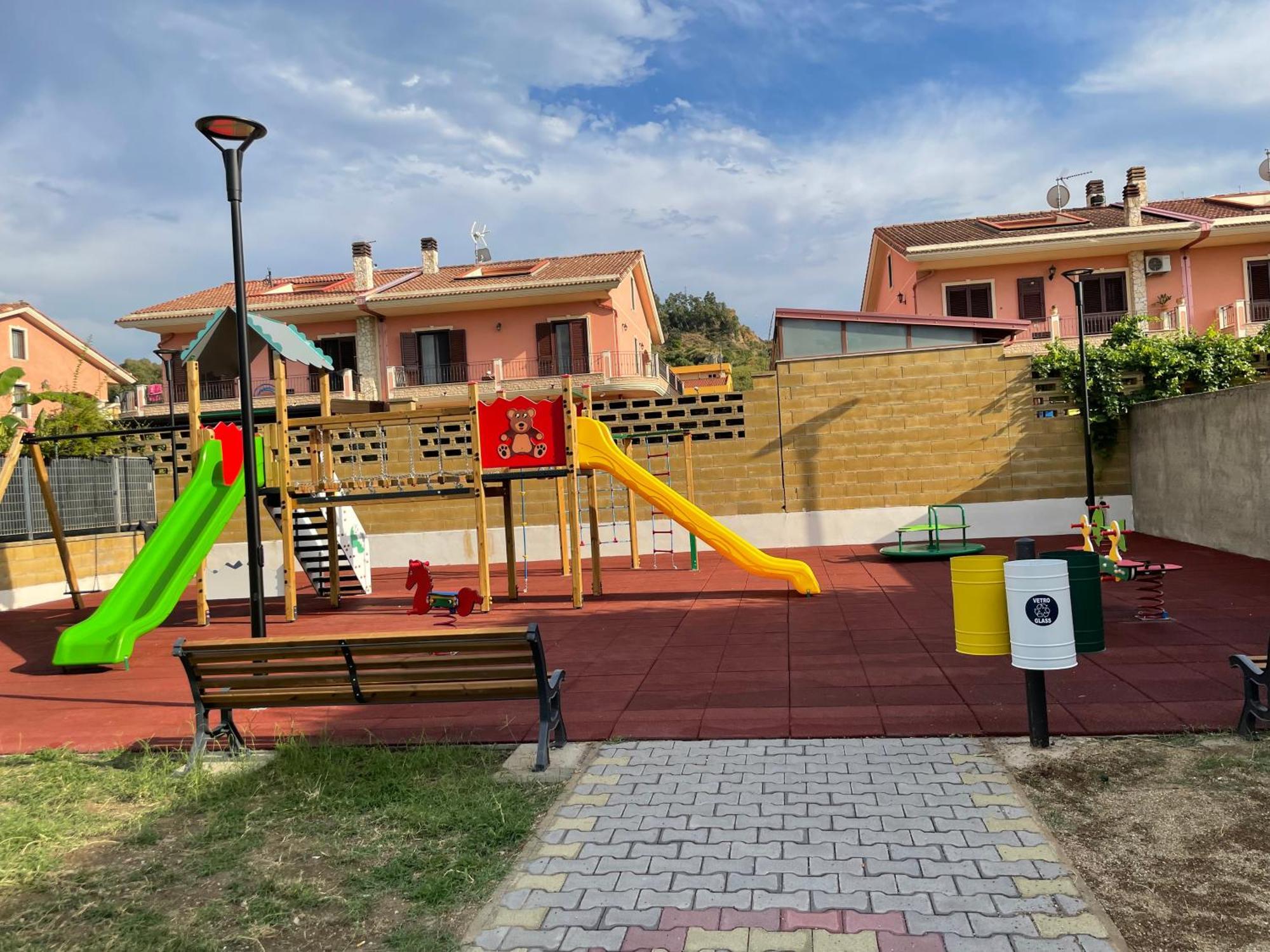 Residence Don Turi Віллафранка-Тіррена Екстер'єр фото